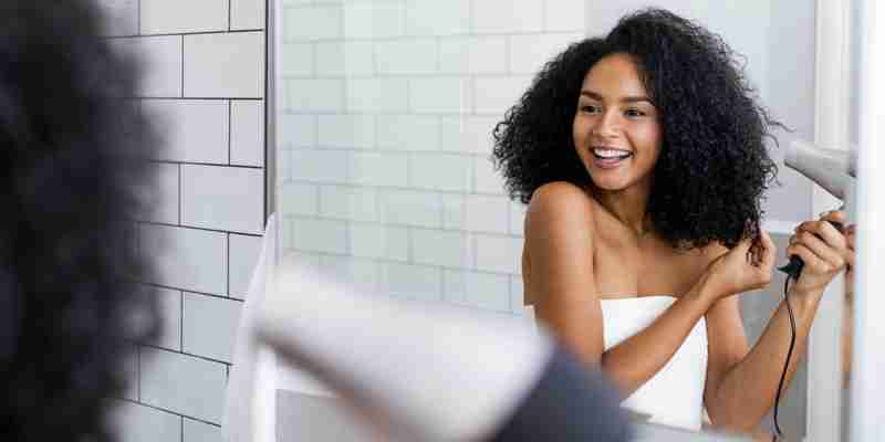 Lisseur, sèche-cheveux, ... faut-il les éviter ?